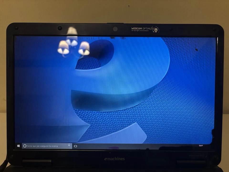 PC EMACHINES E525 - WINDOWS 10 - NON FUNZIONANTE - Immagine 2 di 4