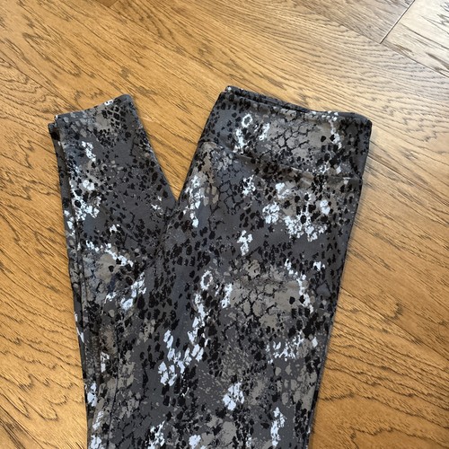 Lularoe TC Leggings - Free Ship - Retail $25 - Item#392 - Picture 3 of 4