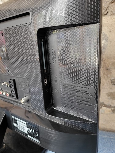 LG 19 Inch Tv Monitor Black Hd Gaming Bedroom Camper Office Working *No Remote - Picture 7 of 10