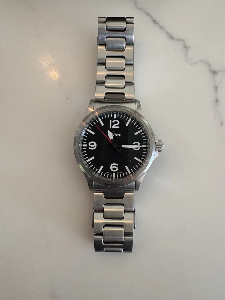 Reloj para hombre Sinn 556 acero inoxidable esfera negra movimiento automático 38,5 mm 556.A Foto 2 de 4