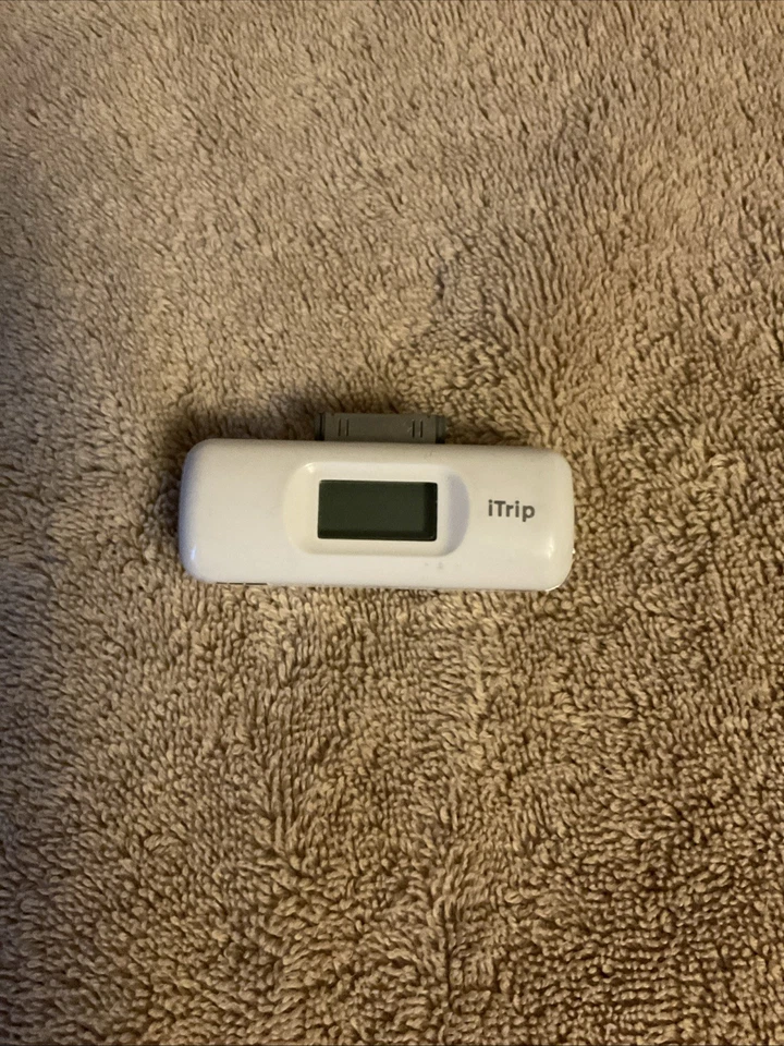 Griffin iTrip FM Transmitter Compatible with iPod Touch, Classic, Nano - Image 2 of 2