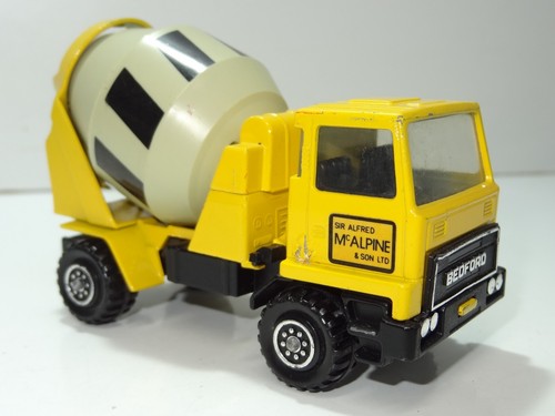 Matchbox Kingsize K026B BEDFORD CONCRETE MIXER & FIGS (380) - Picture 3 of 4