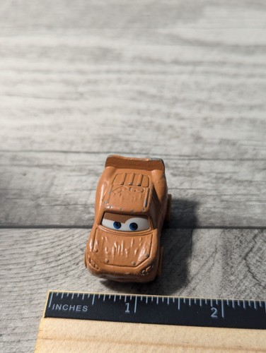 Lightning Mcqueen Chester Whipplefilter Raro Suciedad Disney Pixar Coches Mini Corredor - Imagen 2 de 4