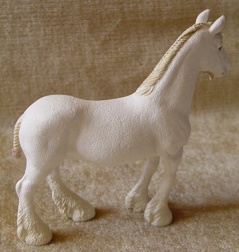 SCHLEICH MELENA TRENZADA YEGUA CON CINTAS ROSAS 2012 5,25" LARGO 5" ALTO RETIRADO RARO - Imagen 6 de 6