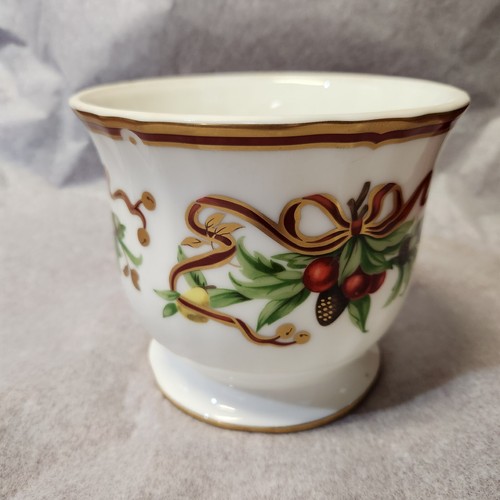 Tiffany & Co. Tiffany Holiday Cachepot 5 Inch Height Garland Ribbon Floral Japan - Picture 2 of 10
