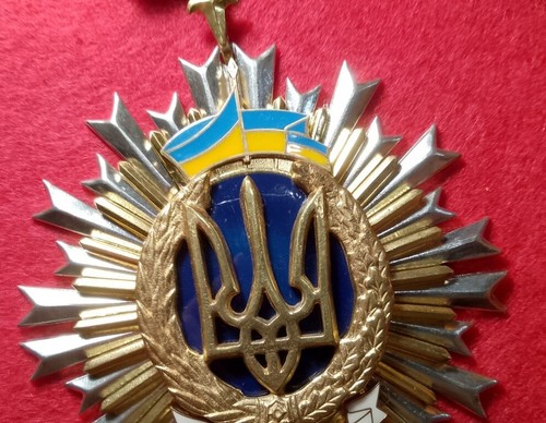 insignia pecho juez Ucrania - Imagen 4 de 5