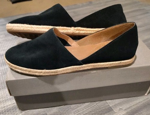 New Pair Of Adam Tucker Me Too Sunny 14 Suede Black Size 7.5M Slip On FREE SHIP - Picture 2 of 9