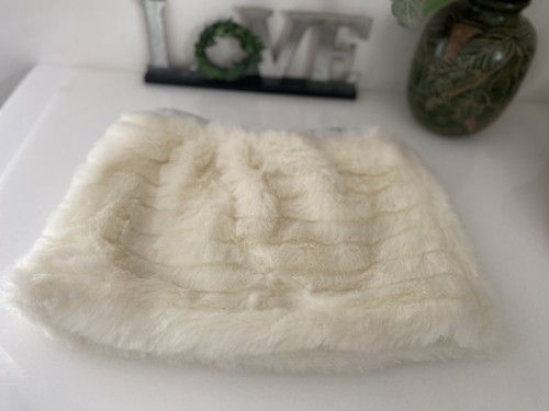 Toddler Girls Cream and Silver Faux Fur Skirt Size 3T Fuzzy Warm Stylish Elastic - Picture 13 of 24
