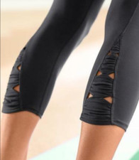 Athleta X's O's Capri XS Black Legging Ankle Detail Pant Crop Tight 549129