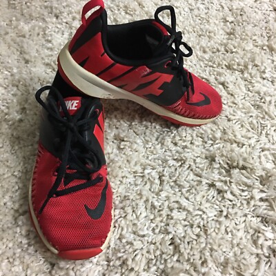 Nike Team Hustle D7 Size 2.5Y Low Top 
