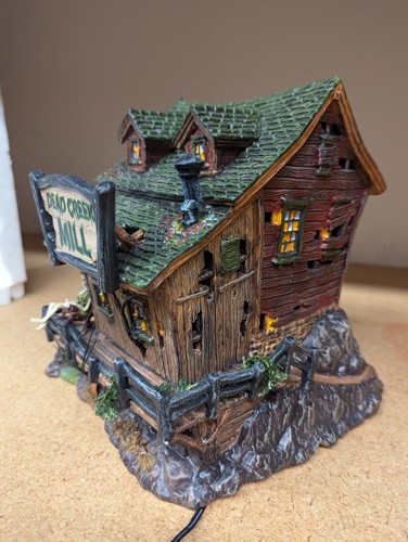Department Dept 56 Dead Creek Mill Halloween Village #54606 TESTED WORKING W Box - Picture 4 of 10