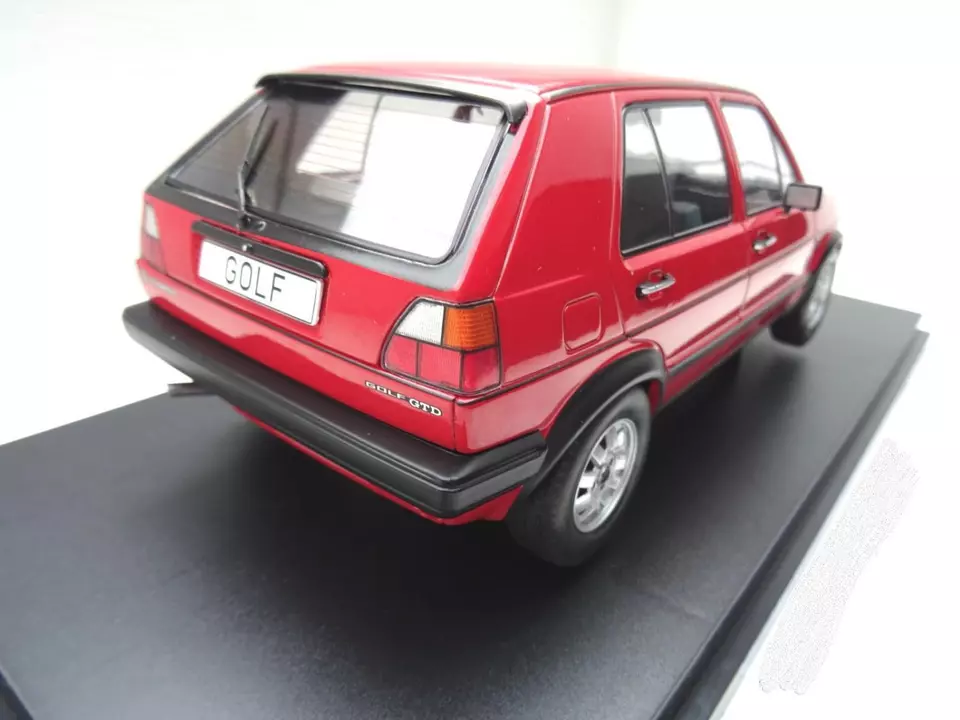 Volkswagen VW Golf 2 GTD Modellino Auto 4 Porte Di MCG IN 1:18 Rot Nuovo 18204 - Immagine 3 di 4
