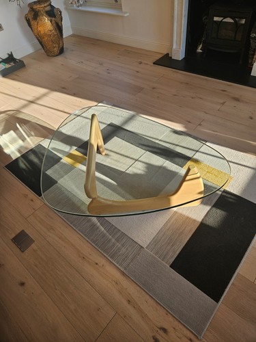 glass coffe table with wooden legs used