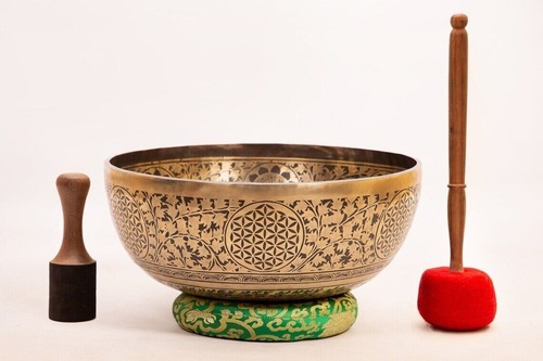 Big Foot Carving Singing Bowl - Deep Resonance Sound for Meditation and Healing - Picture 2 of 4