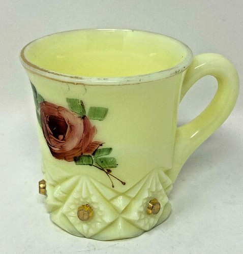 ANTIQUE JEFFERSON DIAMOND W/PEG CUSTARD GLASS HAND PAINTED MUG 2 1/2"