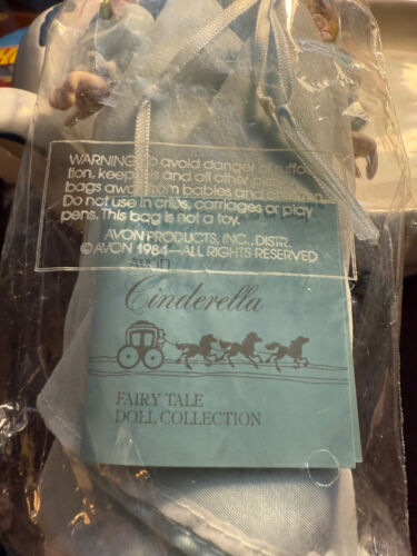 Avon Fairy Tale Cinderella Doll Collection Blue Dress 1984 - Picture 3 of 4
