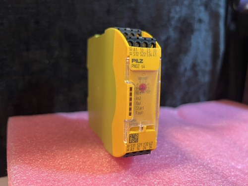 Relé de seguridad Pilz PNOZ-S4-24VDC-3N/O-1N/C - Imagen 1 de 8