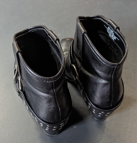 VERA Black Vegan Leather Ankle Western Boots Womans Size 7.5 Cowboy Diesel Ariat - Picture 13 of 13
