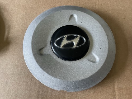 Eine Original Hyundai Amica Nabenkappe für Alufelgen x1