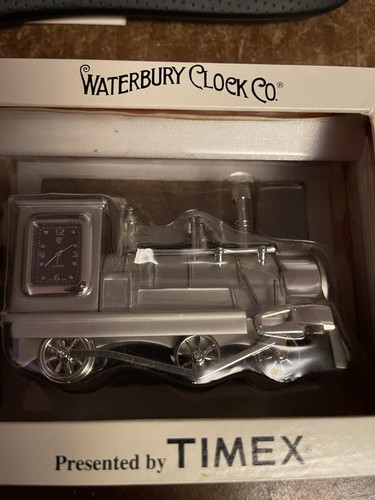Reloj Waterbury CO Presentado por Timex Mini Tren Reloj de Escritorio Nuevo en Caja/Sellado - Imagen 2 de 12