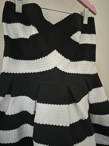 Lustre NEW Size 8 (Small) Black & White Striped Dress - Picture 10 of 16