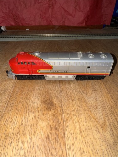 AHM Santa Fe Tempo Diesellok #5028