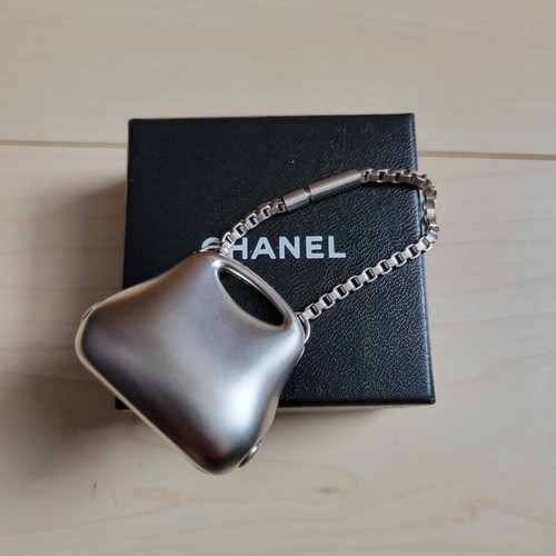 Porte clé motif sac CHANEL breloque