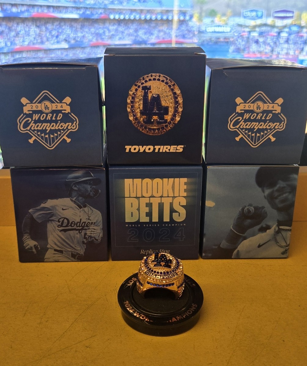 【8月25日】Mookie Betts ワールドチャンピオンリング　ヘルメット 8月25日】Mookie Betts ワールドチャンピオンリング ヘルメット