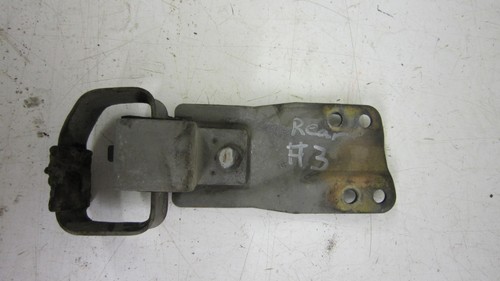 73-87 Chevy GMC REAR EXHAUST TAILPIPE HANGER BRACKET FROM A 87-91 K5 SUBURBAN#3
