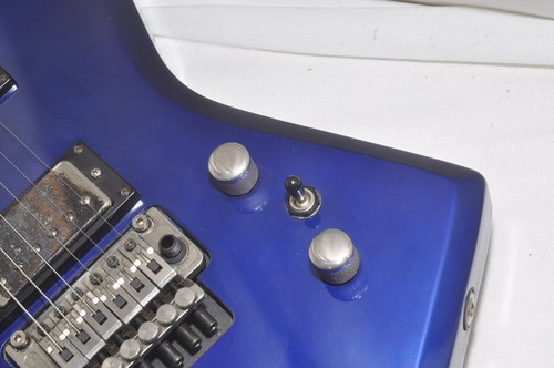 Aria Pro II ZZseries ZZ-1 Explorer Type E-Gitarre Ref. Nr 7235 - Bild 3 von 13