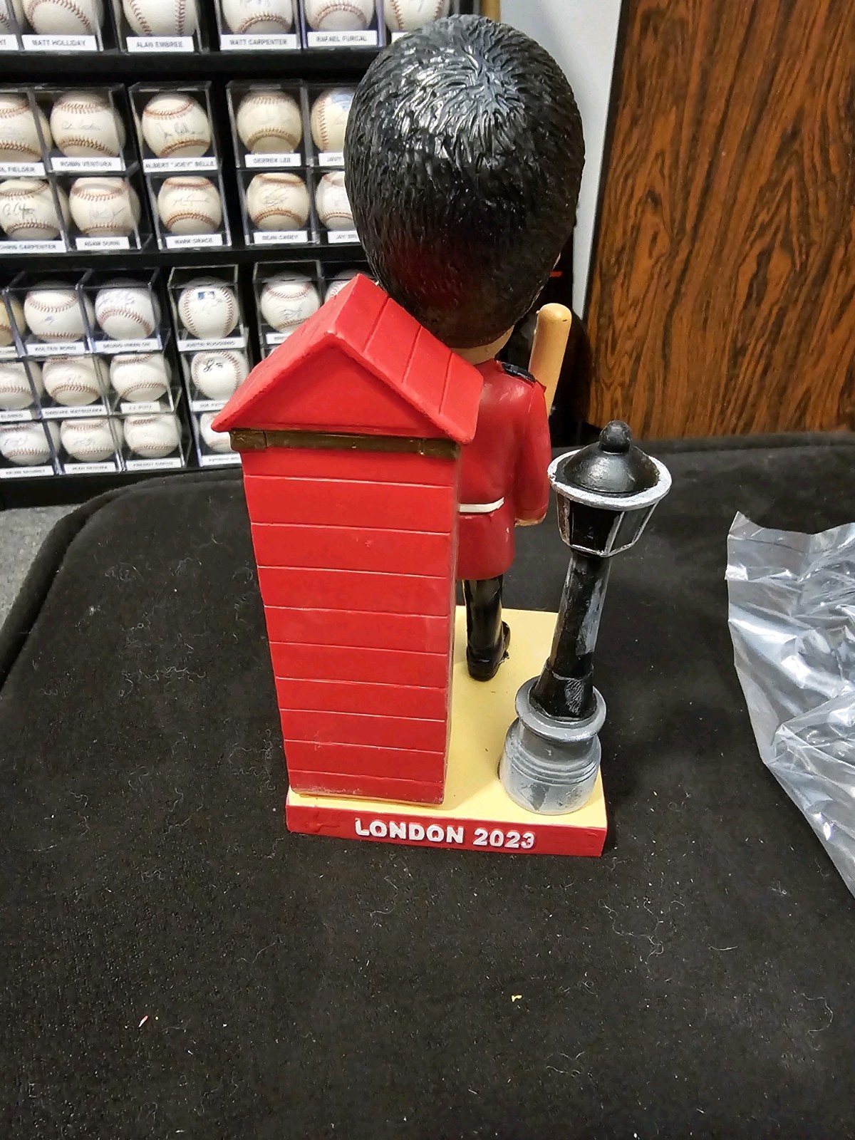 Picture 4 of 9