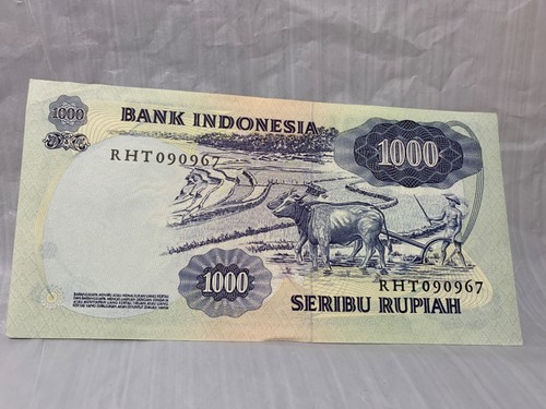 Billete circulado Indonesia 1000 rupias serie 1975 TBU QZ13 - Imagen 2 de 8
