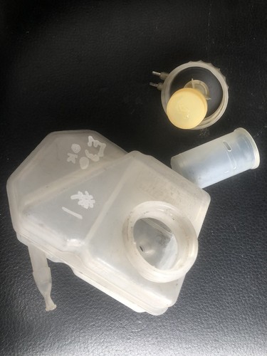 BMW E30, Z1 Brake Fluid Reservoir (Oil Expansion Tank) Ate, 34321157178 - Picture 7 of 10