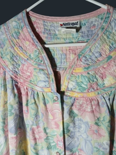 Vestido de casa vintage floral nacional a presión bolsillos corto pastel 2X Plus - Imagen 5 de 13