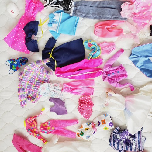 Vintage Lot of 125 PCS Barbie Clothes 70s 80s 90s Girl's Play Toy - Picture 7 of 11