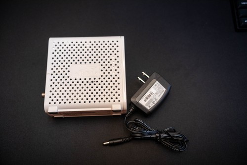 Arris Surfboard SB6183 DOCSIS3.0 Cable Internet Modem 16×4 Channels 686 Mbps - Picture 2 of 4