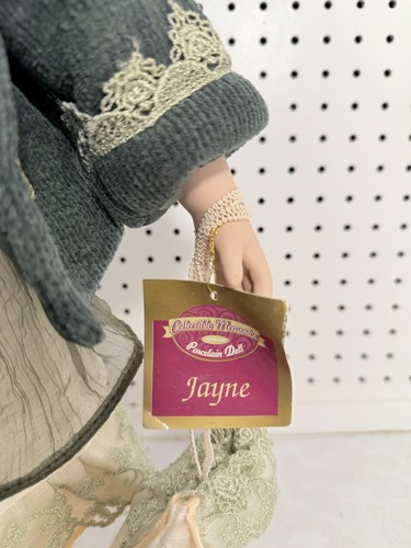 Muñeca de porcelana Jayne - Imagen 9 de 14