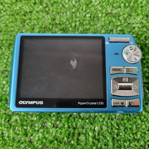 Olympus µ 820 8.0MP 5x Zoom Compact Digital Camera (Blue), Charger - Picture 3 of 10