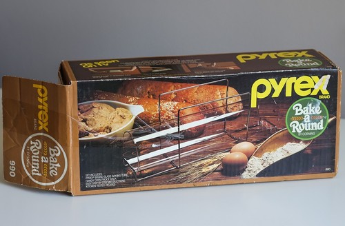 Vintage 1970s Pyrex Bake a Round Glass Tube with Holder with Box - Picture 2 of 13