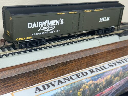 DAIRYMEN's LEAGUE WOOD 53 ft " MILK TANK CAR " HO SCALE " DAIRY " Logo RTR NEW - Picture 2 of 10