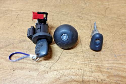 42777 B6K 2016 Renault Kangoo barril de encendido con bloqueo del conductor, tapa de combustible, llave. - Imagen 2 de 3