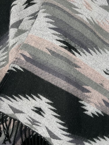 American Eagle Soutwestern Print Serape Poncho Wrap Grey Pink One Size - Picture 4 of 5
