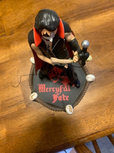 KING DIAMOND MERCYFUL FATE ROCK ICONZ COLLECTORS SERIES KNUCKLE BONZ - Picture 12 of 14