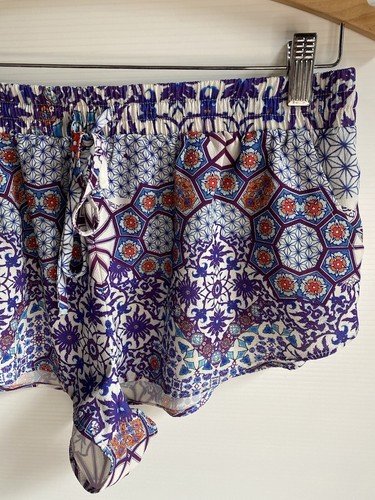 Minkpink womens purple paisley floral athletic relaxed shorts size medium - Picture 4 of 7