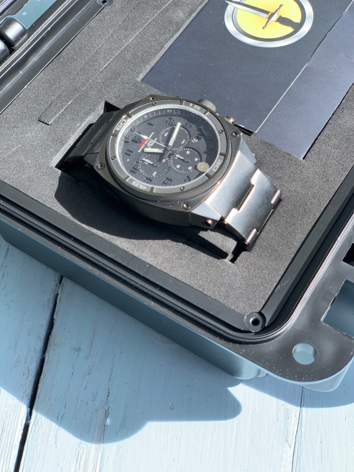 Black Predator Steel - NEU, ungetragen, Batterie neu, mit Seahorse-Koffer