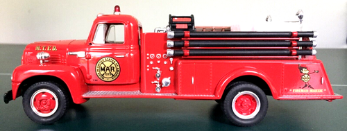 FIRST GEAR 19-0113 1957 INTERNATIONAL R190 FIRE TRUCK - BOXED MINT CONDITION. - Picture 3 of 13