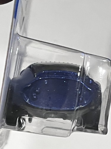 Coche de juguete azul oscuro Hot Wheels Shelby Cobra “Daytona” cupé Gulf Racing 2024 nuevo - Imagen 5 de 6