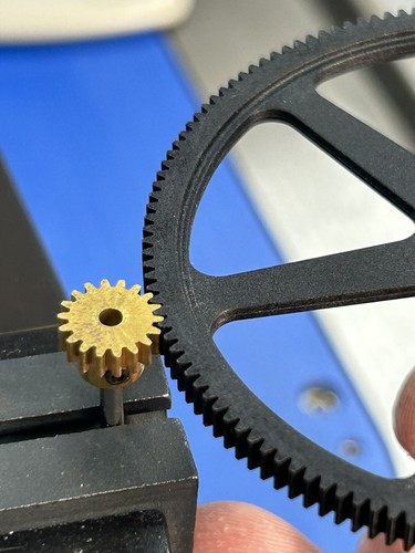 QTY 1 TRADESHIP BRASS PINION GEAR MODULE 0.5 PITCH 18 TEETH .091" BORE SLOT CAR - Picture 16 of 18