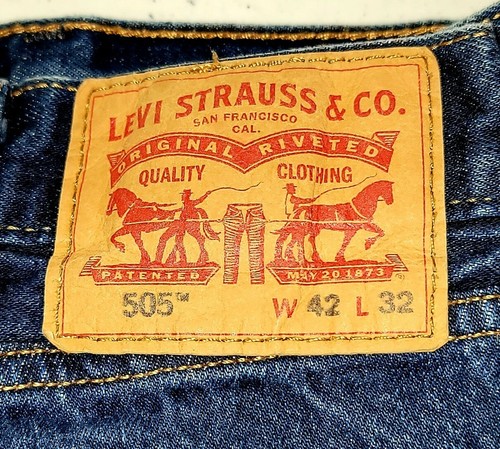 LEVI'S 505 MEN'S JEANS Regular Fit Straight Leg Medium Wash 42 W X 32 L EUC - Picture 3 of 6
