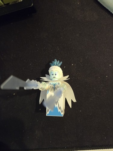 LEGO Minifigure Series 16 Collectibles  71013 ~ Ice Queen ~ Retired - Picture 1 of 1